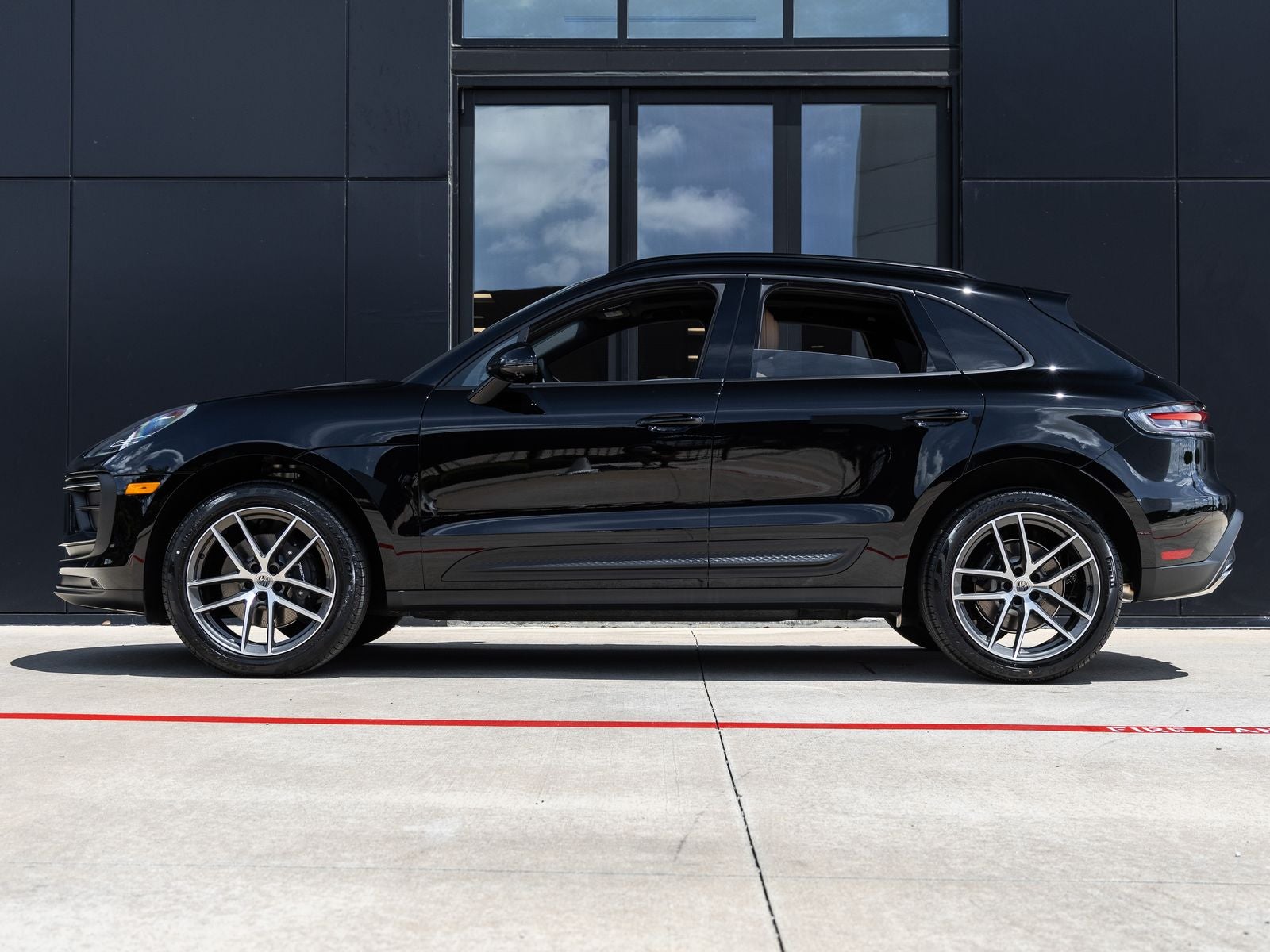 2026 Porsche Macan AWD