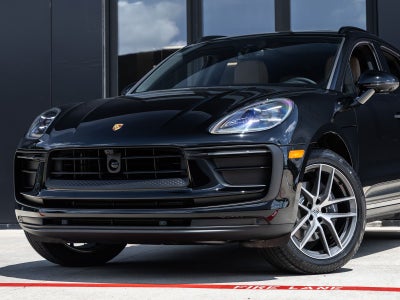 2026 Porsche Macan AWD
