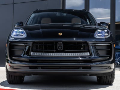 2026 Porsche Macan AWD