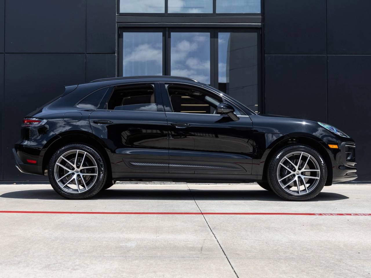 2026 Porsche Macan AWD