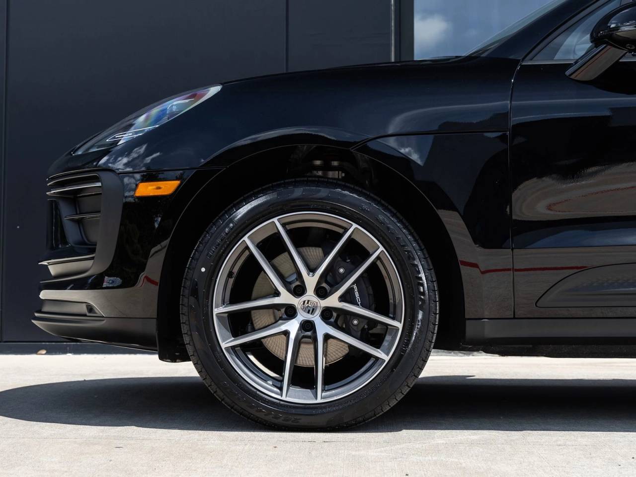 2026 Porsche Macan AWD