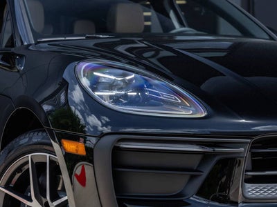 2026 Porsche Macan AWD