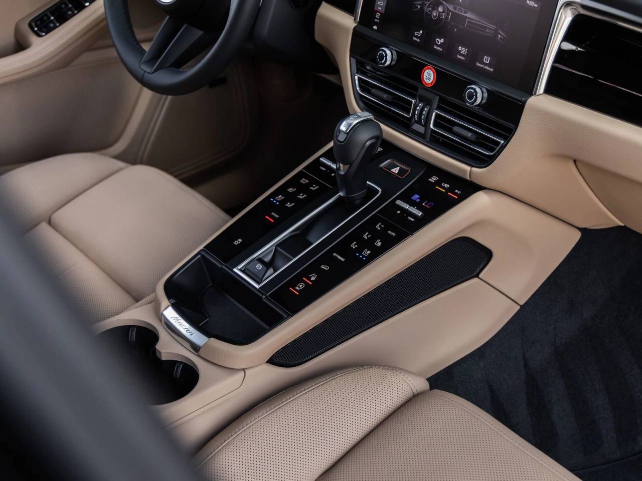 2026 Porsche Macan AWD