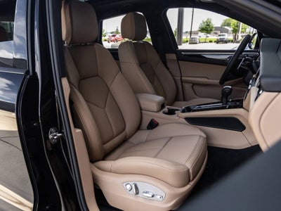 2026 Porsche Macan AWD