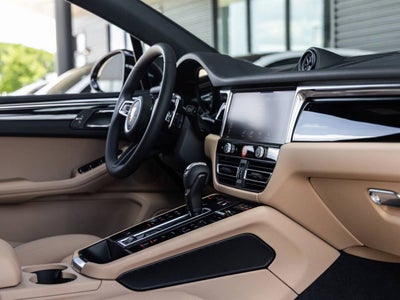 2026 Porsche Macan AWD