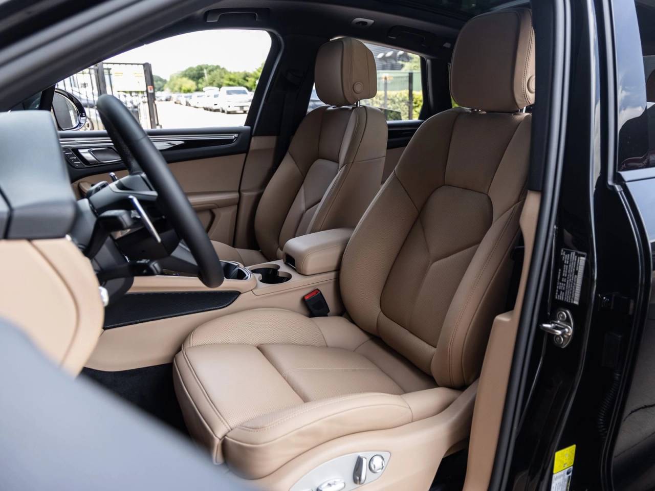 2026 Porsche Macan AWD