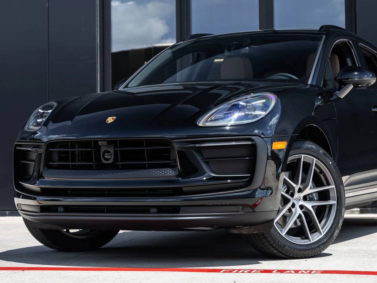 2026 Porsche Macan AWD