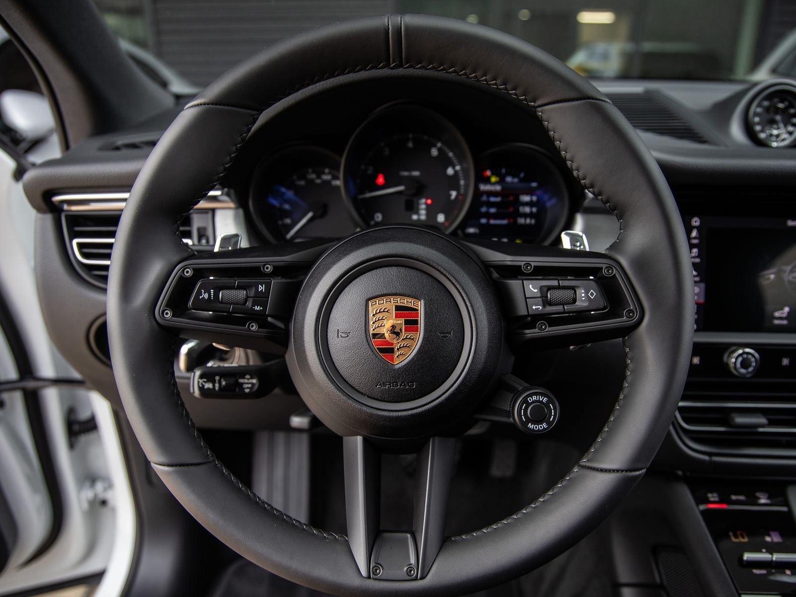 2026 Porsche Macan AWD