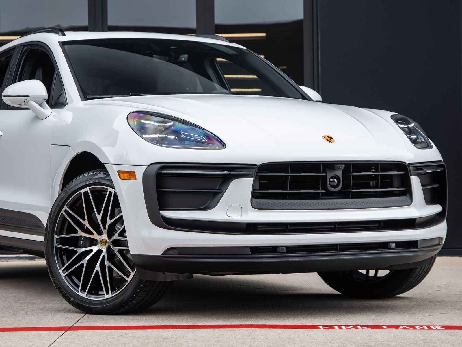 2026 Porsche Macan AWD