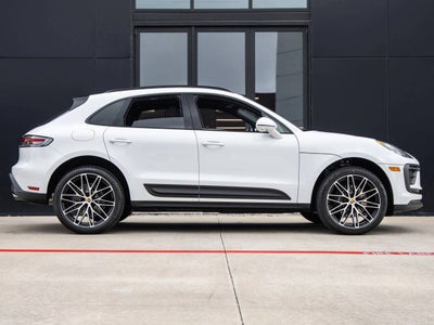 2026 Porsche Macan AWD