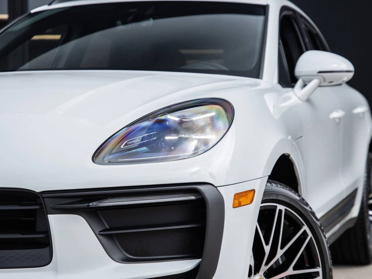 2026 Porsche Macan AWD