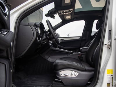 2026 Porsche Macan AWD