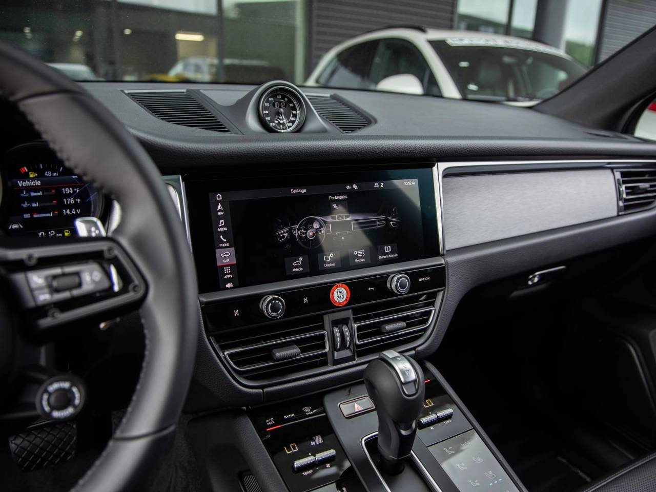 2026 Porsche Macan AWD