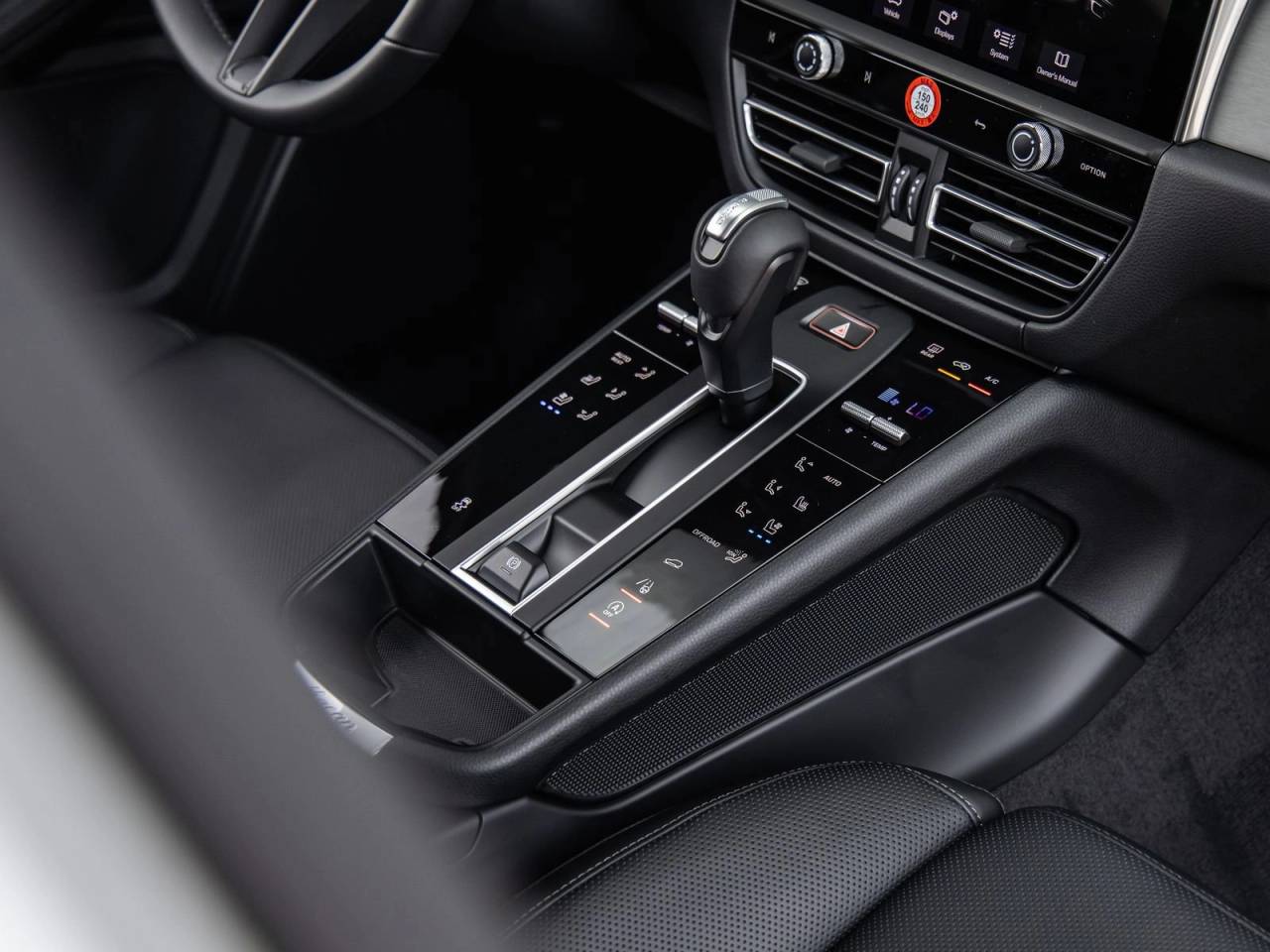 2026 Porsche Macan AWD