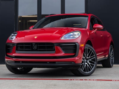 2026 Porsche Macan AWD