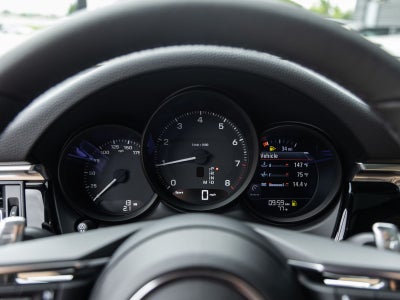 2026 Porsche Macan AWD