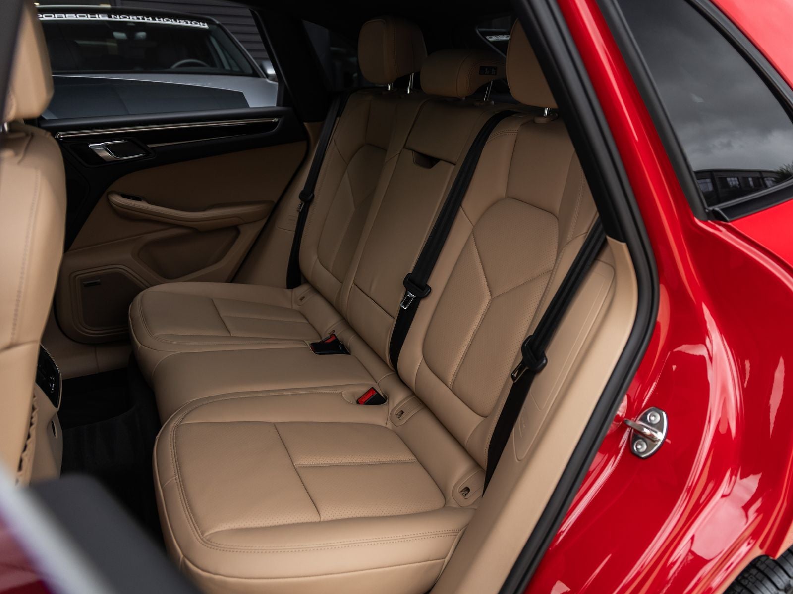 2026 Porsche Macan AWD