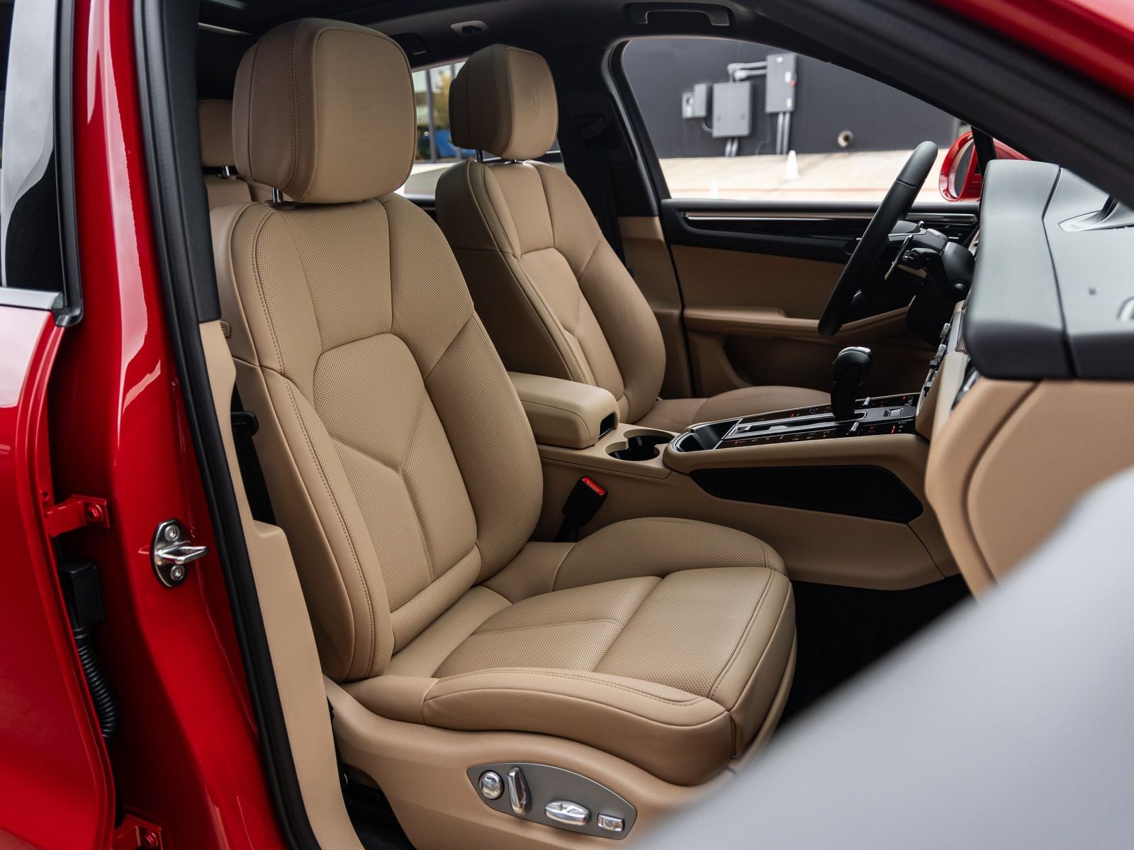 2026 Porsche Macan AWD