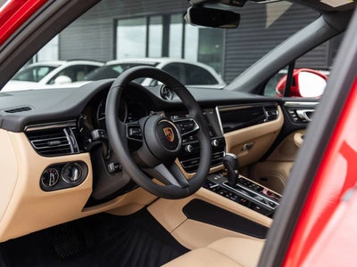 2026 Porsche Macan AWD