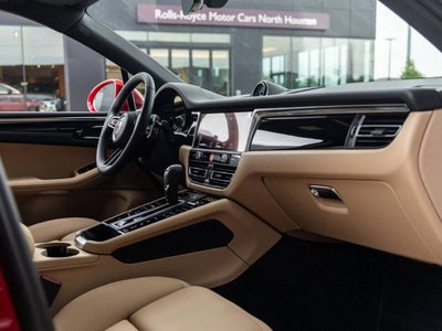 2026 Porsche Macan AWD