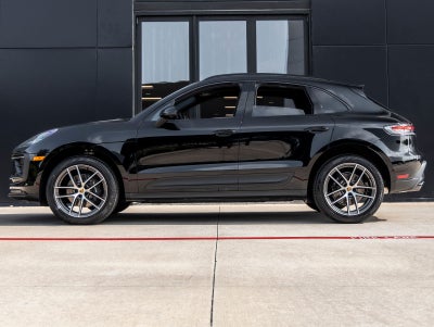 2026 Porsche Macan Base