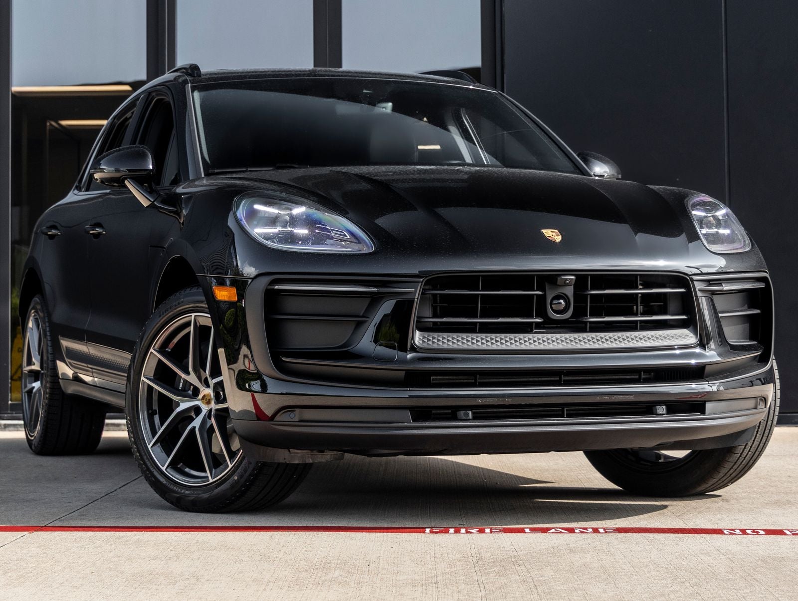 2026 Porsche Macan Base