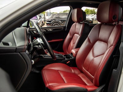 2020 Porsche Macan Macan