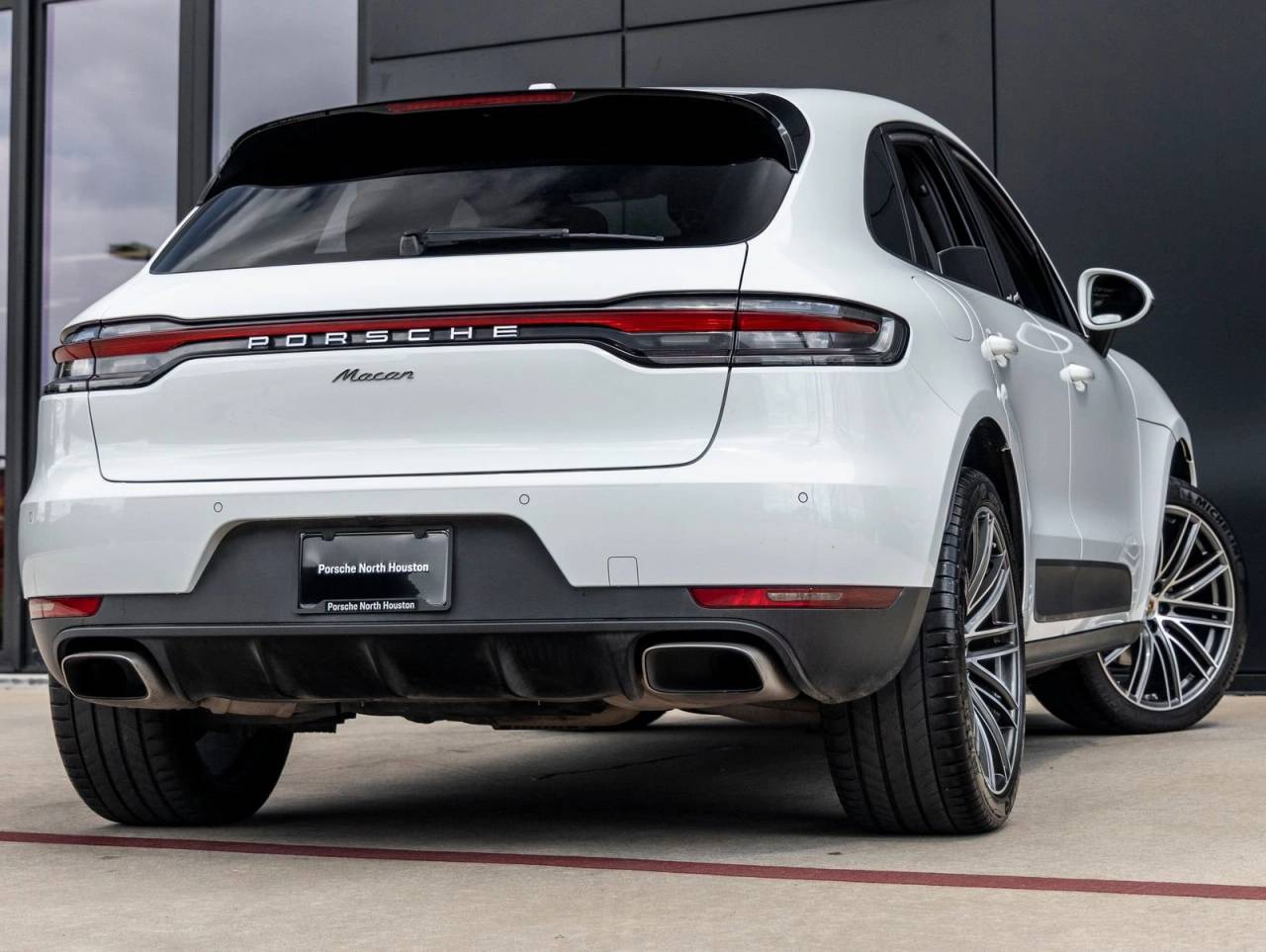 2020 Porsche Macan Macan
