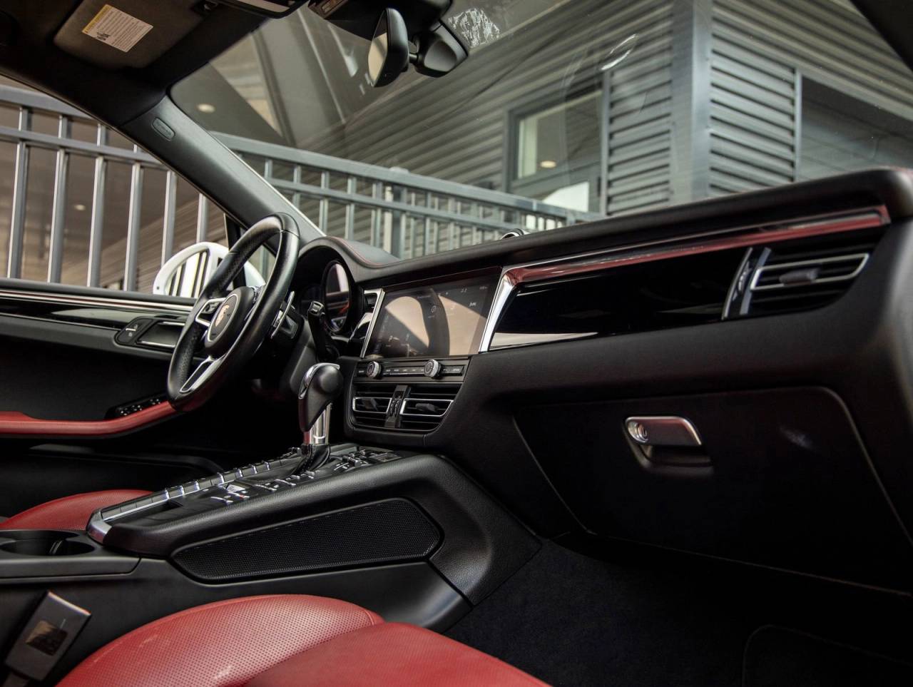 2020 Porsche Macan Macan