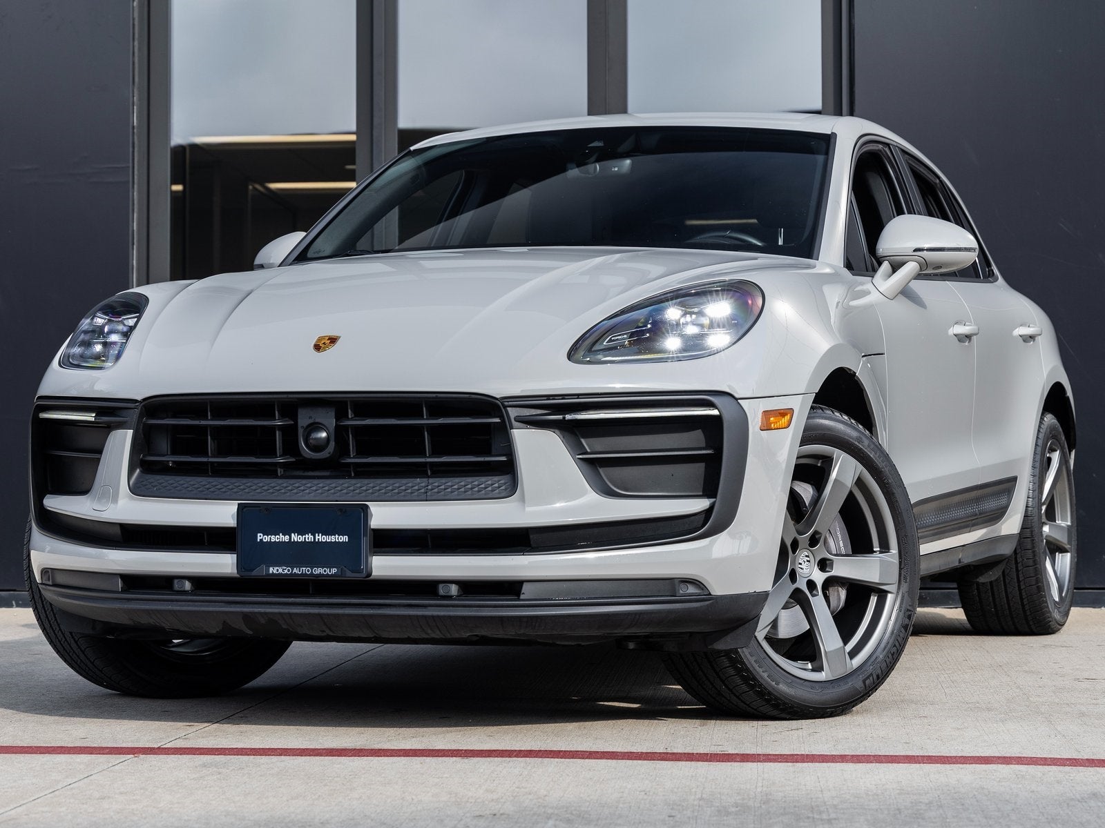2023 Porsche Macan Macan (MY23)