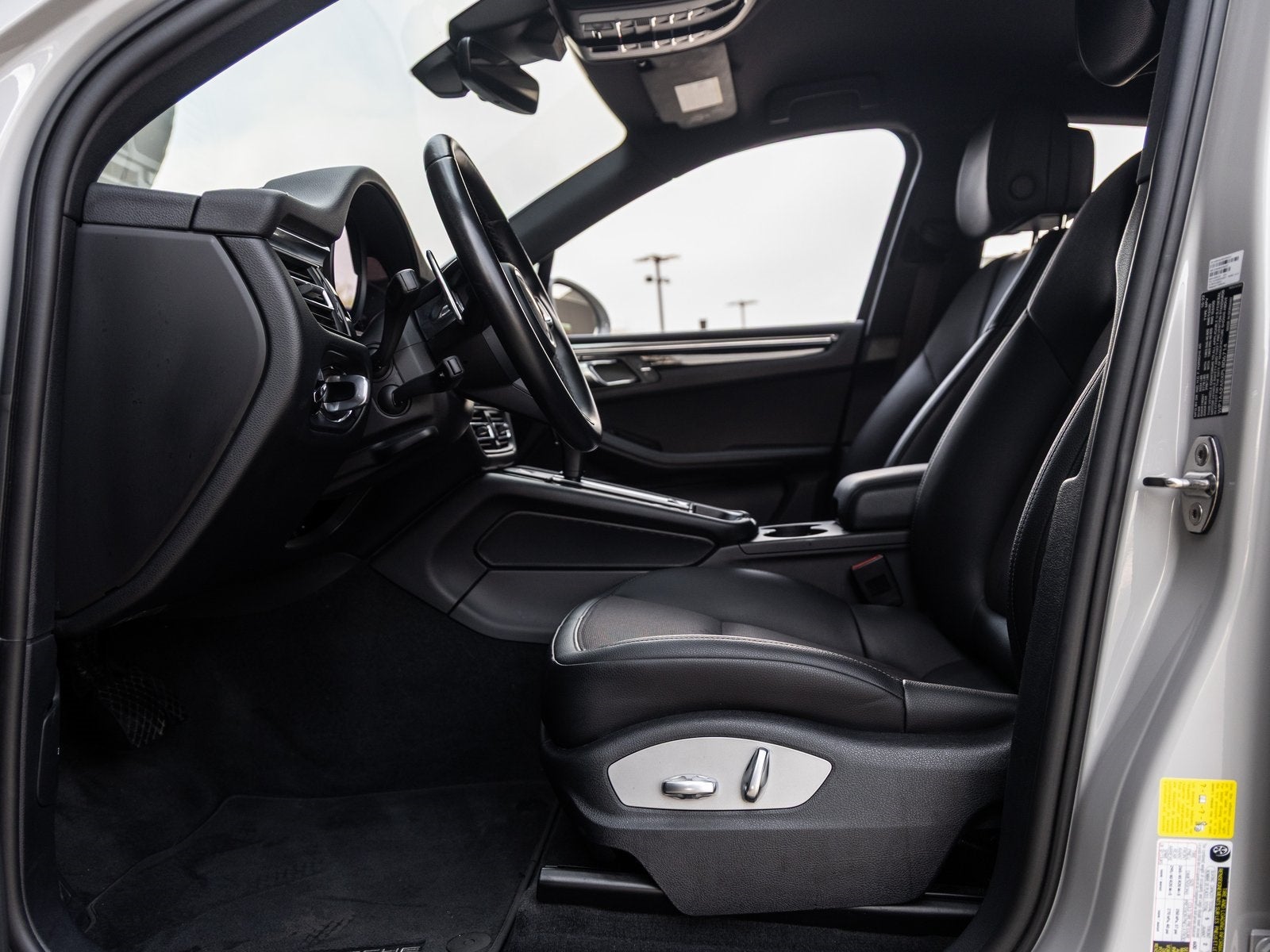 2023 Porsche Macan Macan (MY23)