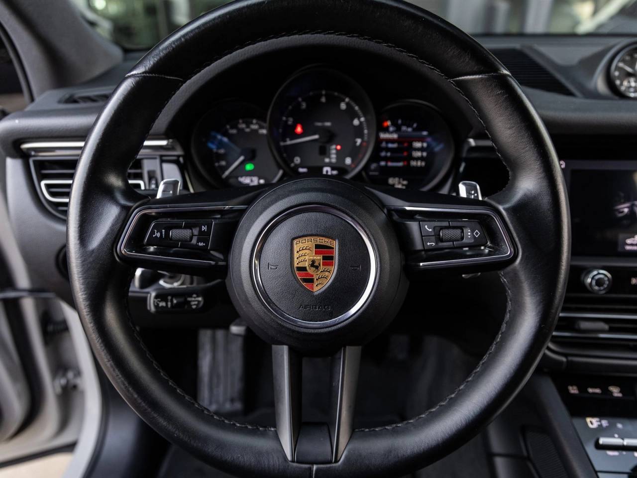 2023 Porsche Macan Macan (MY23)