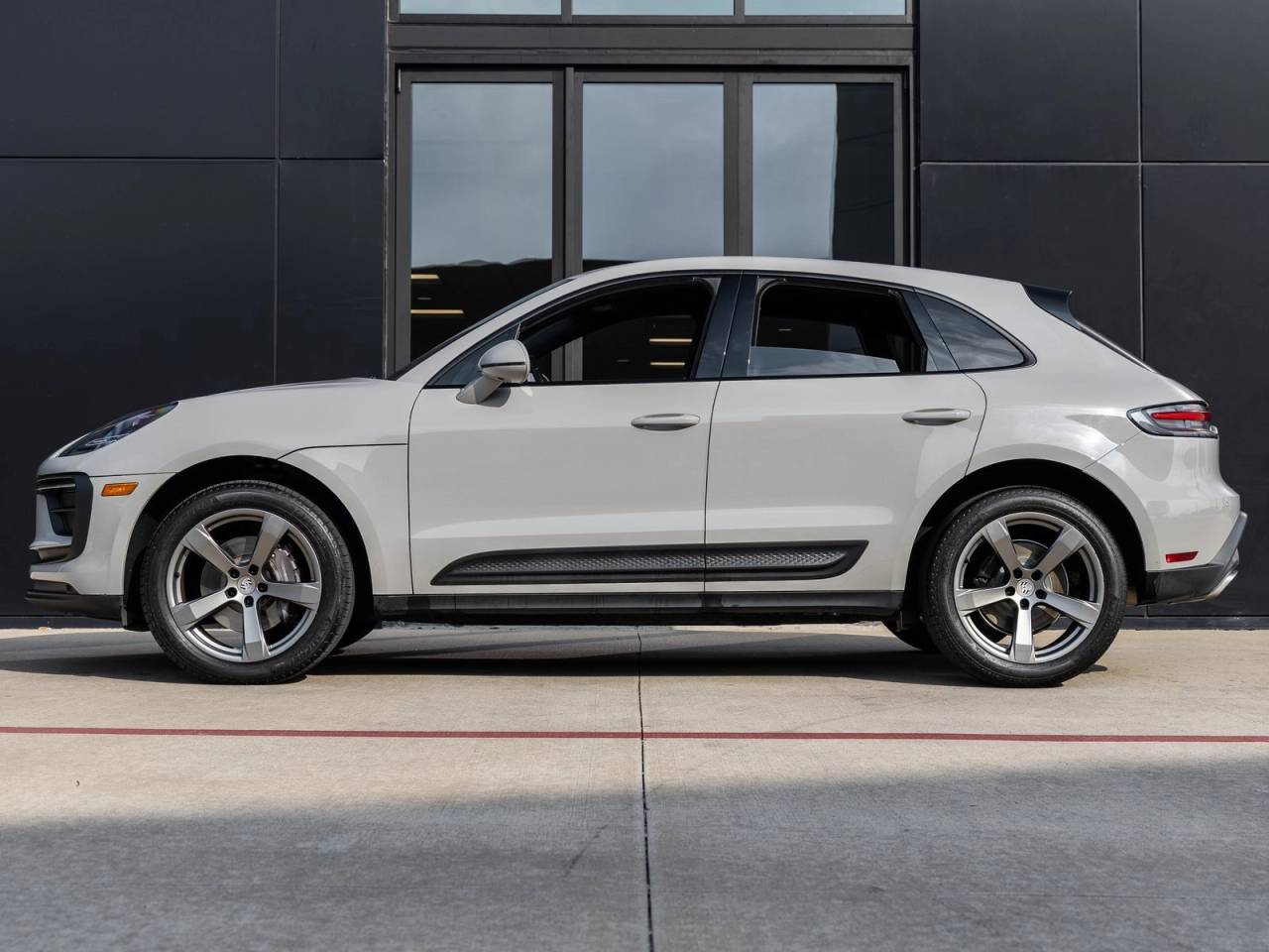 2023 Porsche Macan Macan (MY23)