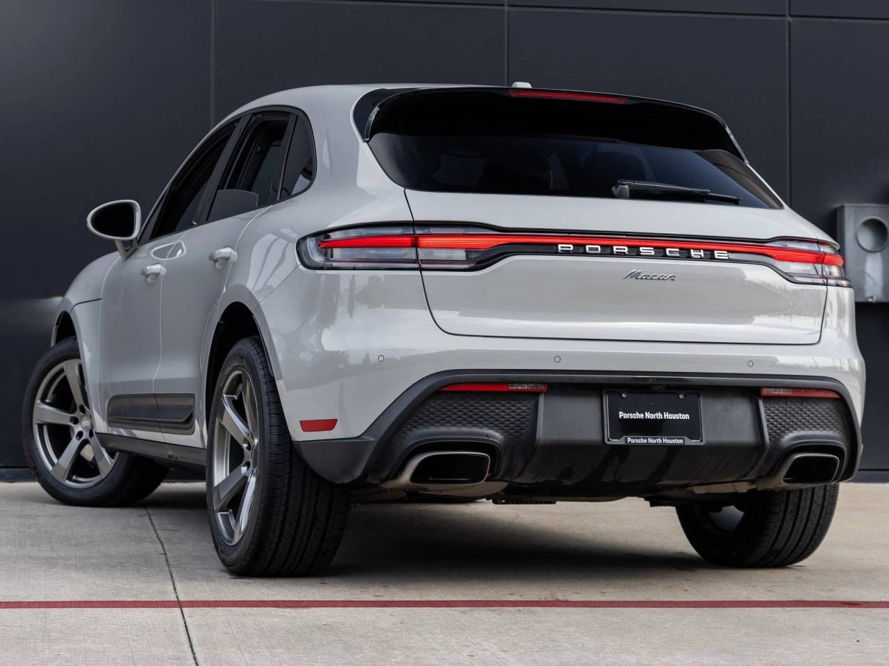 2023 Porsche Macan Macan (MY23)