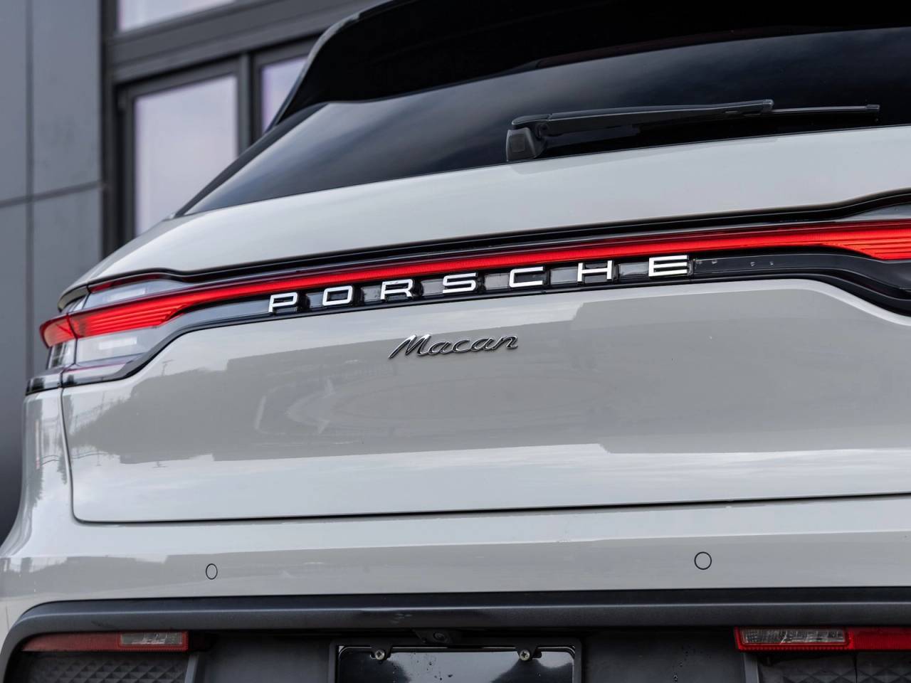 2023 Porsche Macan Macan (MY23)