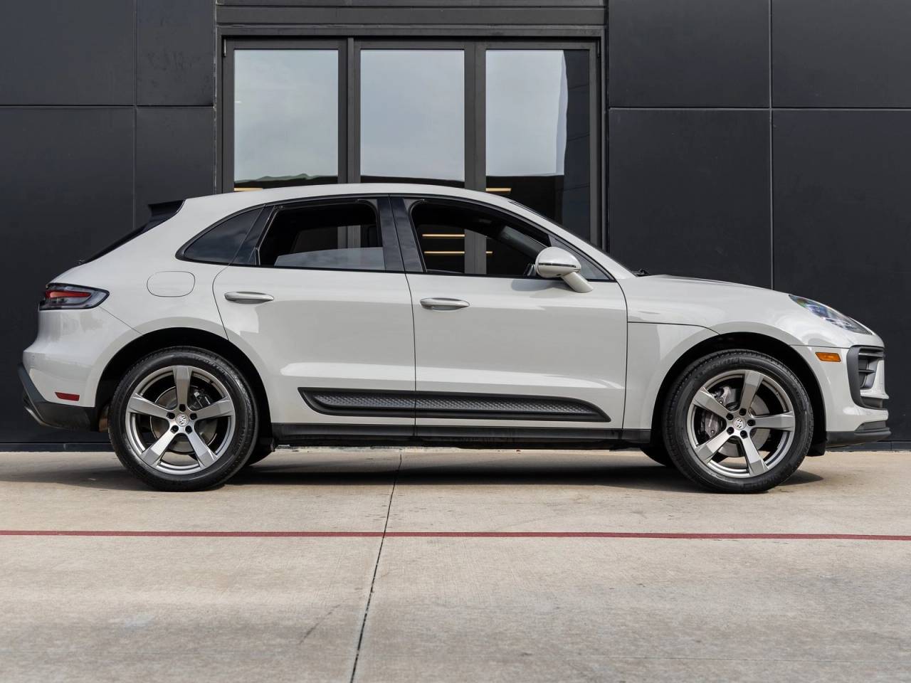 2023 Porsche Macan Macan (MY23)