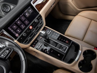 2023 Porsche Macan Macan (MY23)