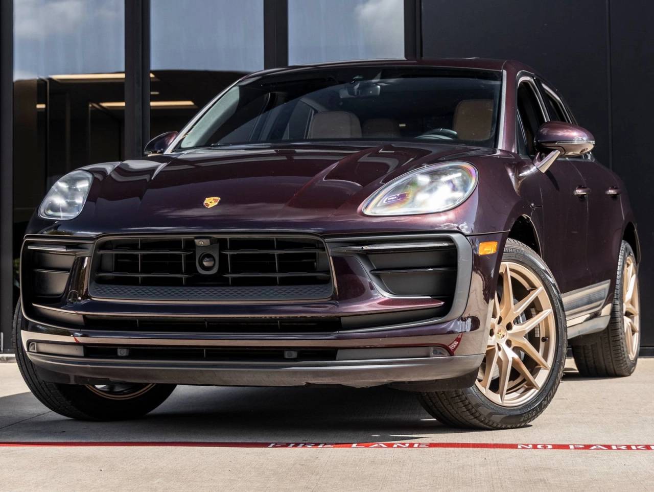 2023 Porsche Macan Base