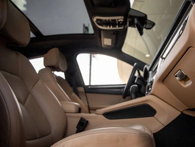 2023 Porsche Macan Macan (MY23)