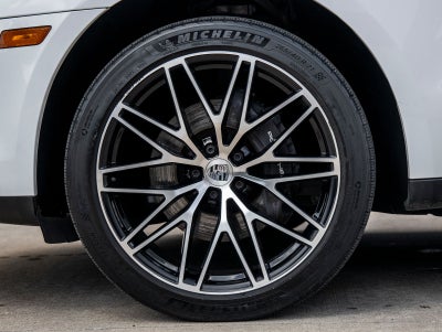 2023 Porsche Macan Macan (MY23)