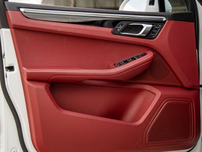 2023 Porsche Macan Macan (MY23)