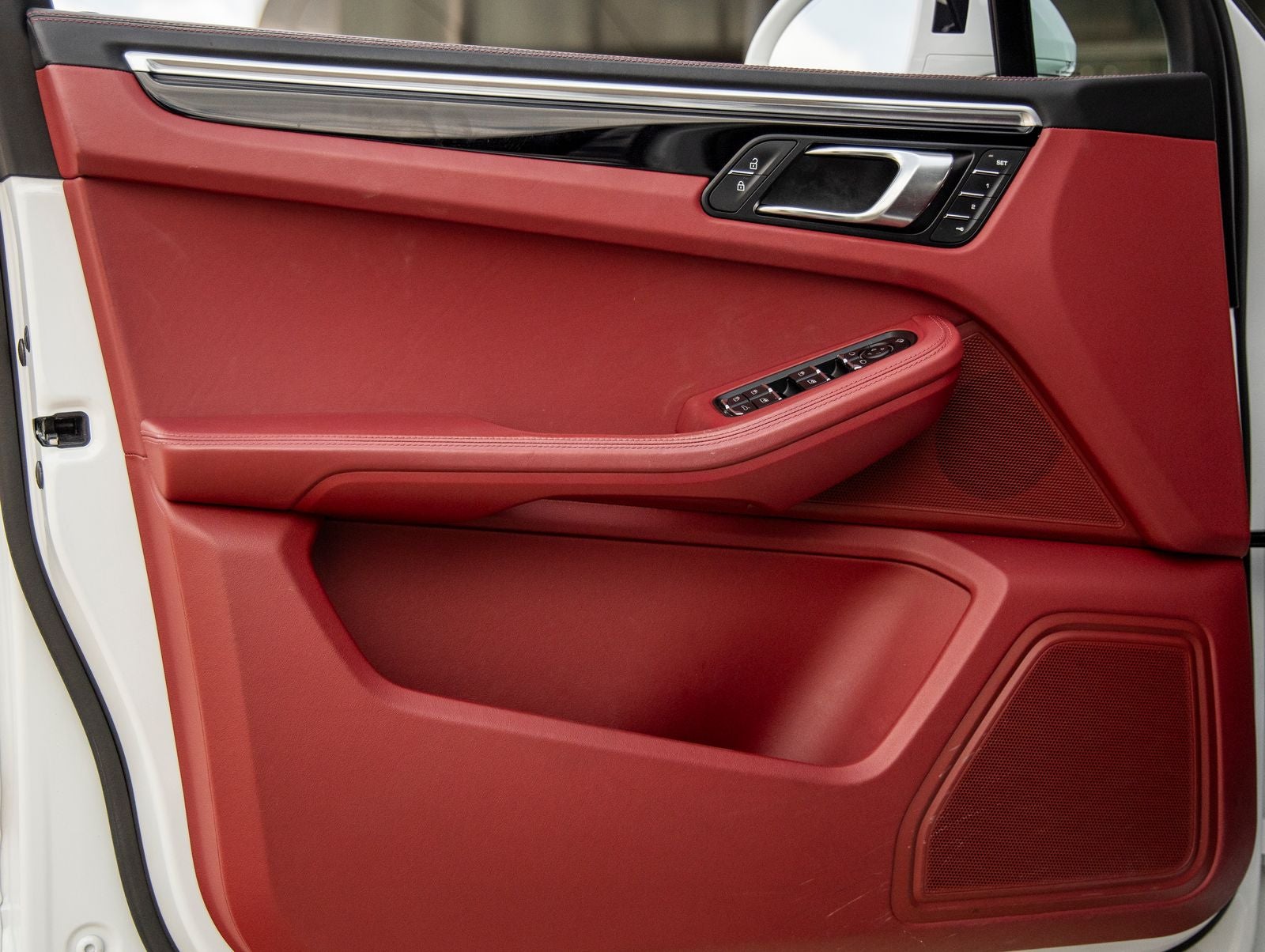 2023 Porsche Macan Macan (MY23)