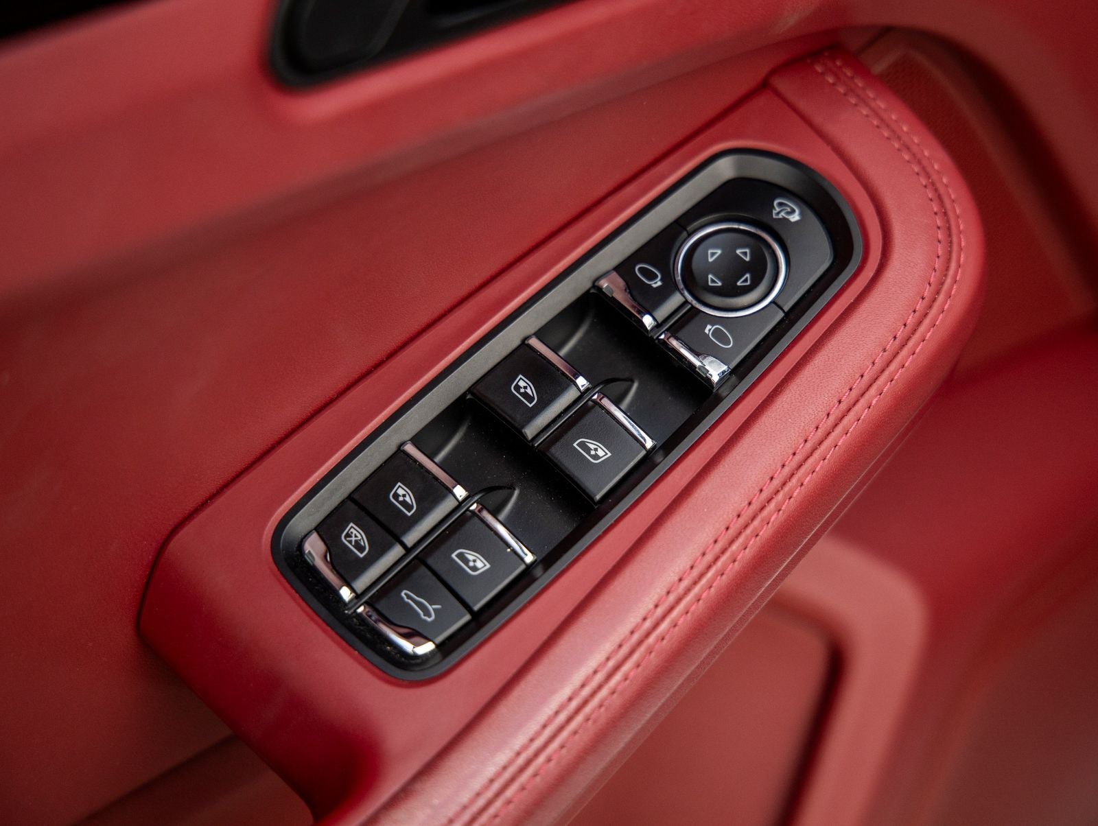 2023 Porsche Macan Macan (MY23)