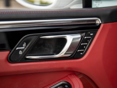 2023 Porsche Macan Macan (MY23)