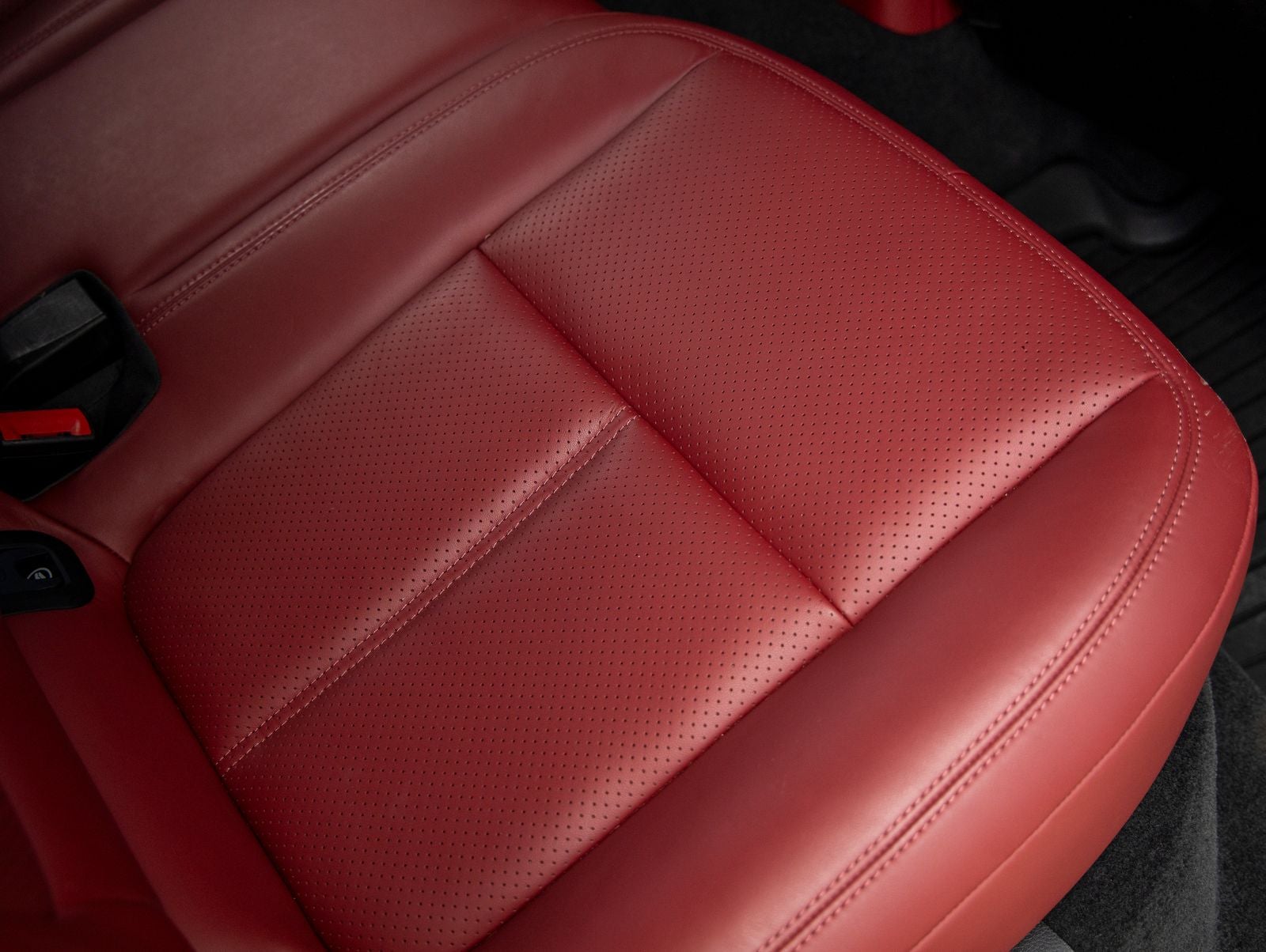 2023 Porsche Macan Macan (MY23)