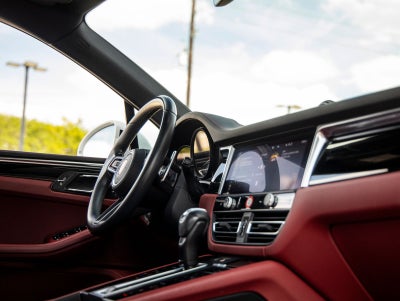 2023 Porsche Macan Macan (MY23)