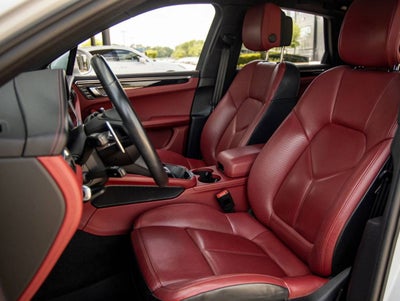 2023 Porsche Macan Macan (MY23)