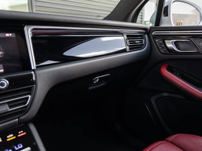2023 Porsche Macan Macan