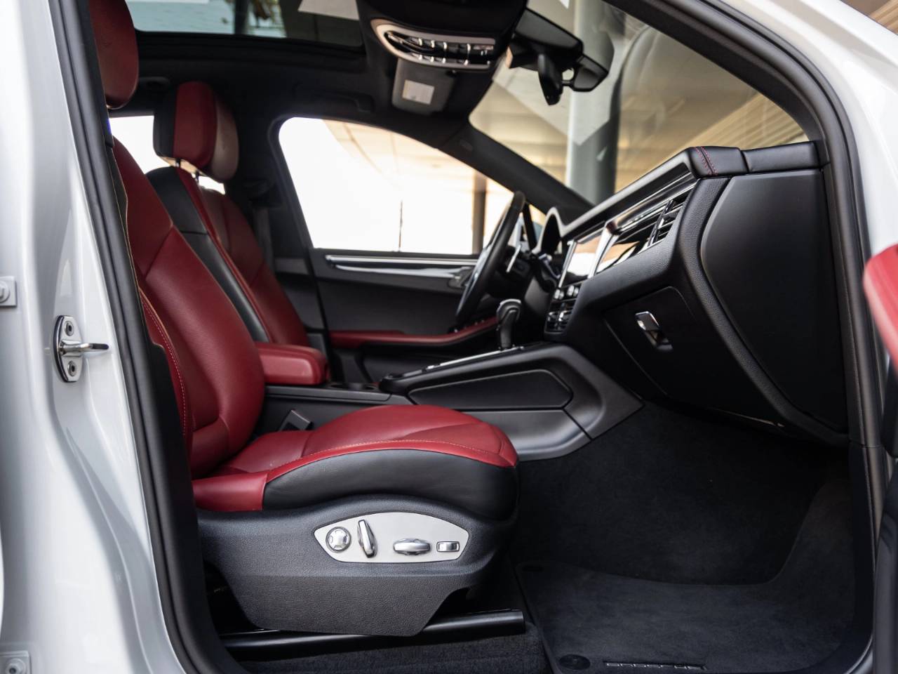 2023 Porsche Macan Macan