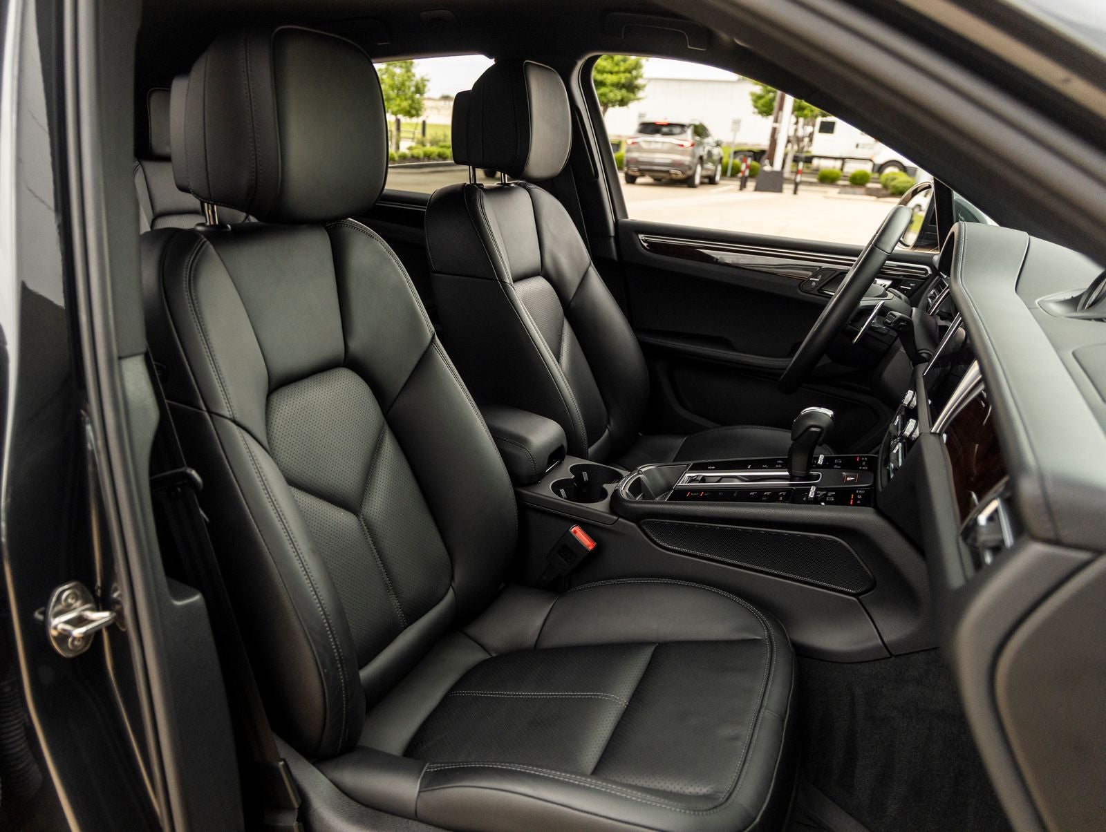 2024 Porsche Macan AWD